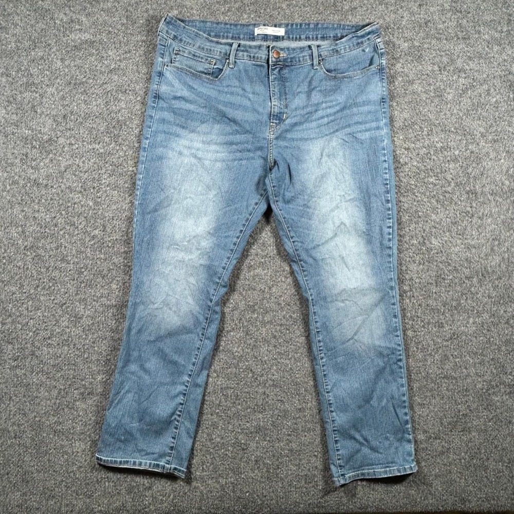 Signature Levi Strauss Jeans Womens Size 18S Blue Totally Shaping Straight Leg